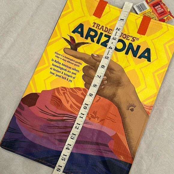 Trader Joe’s Plastic Reusable Shopping Tote Bag 6 Gallon Arizona Collectible - Picture 8 of 11